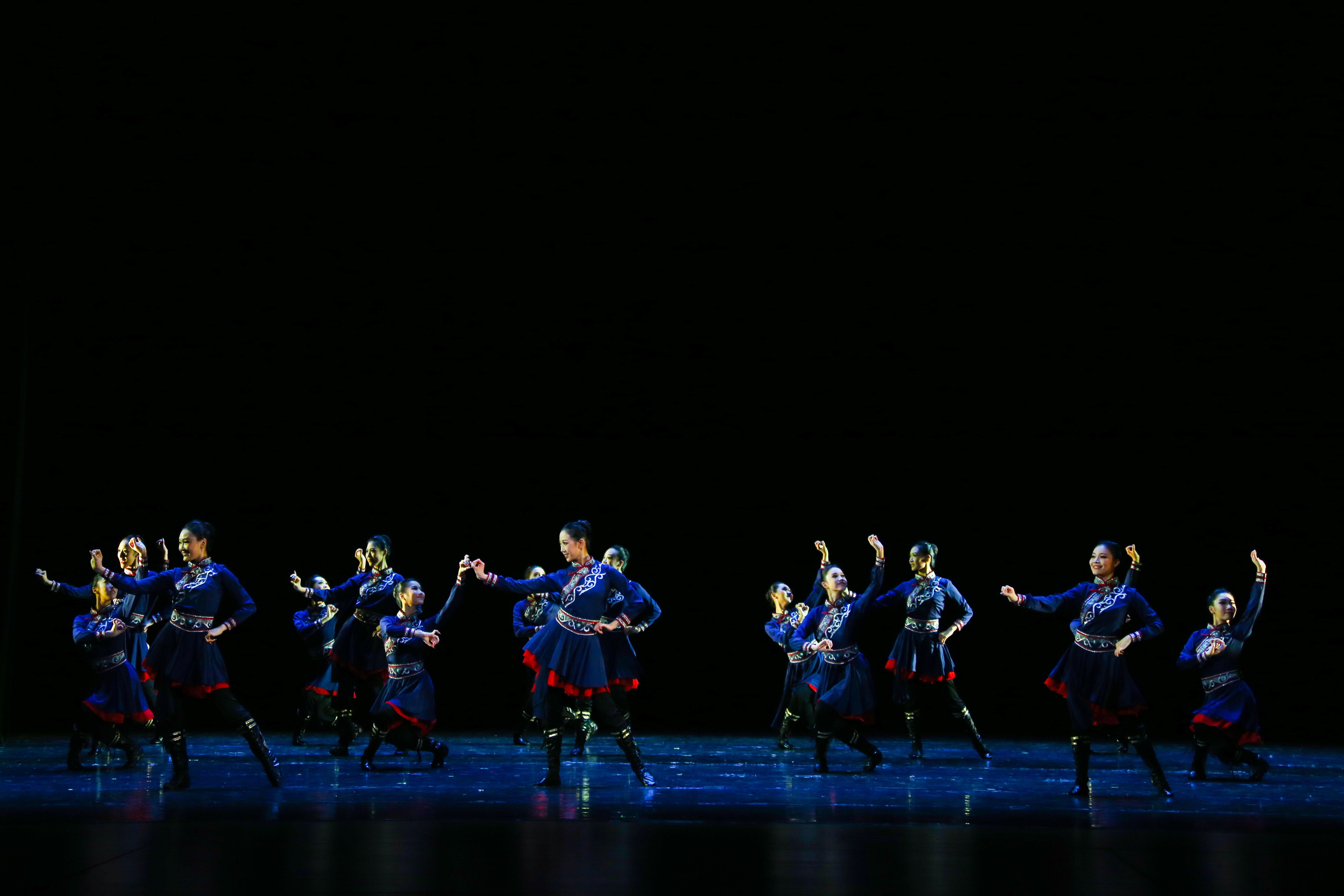 二、3. 蒙古族马步综合表演性组合-1.JPG