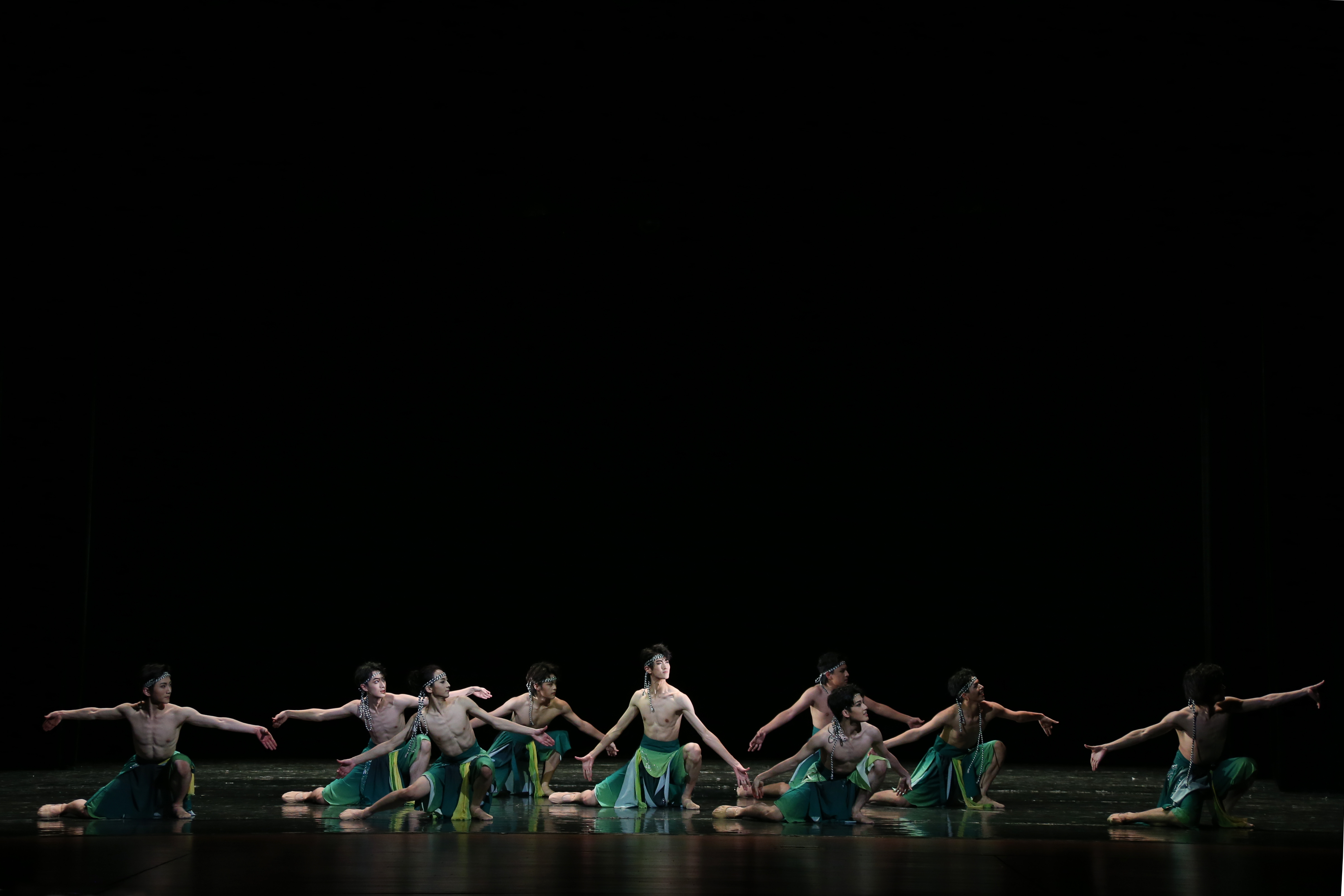 二、1. 傣族小卜少组合-2.JPG