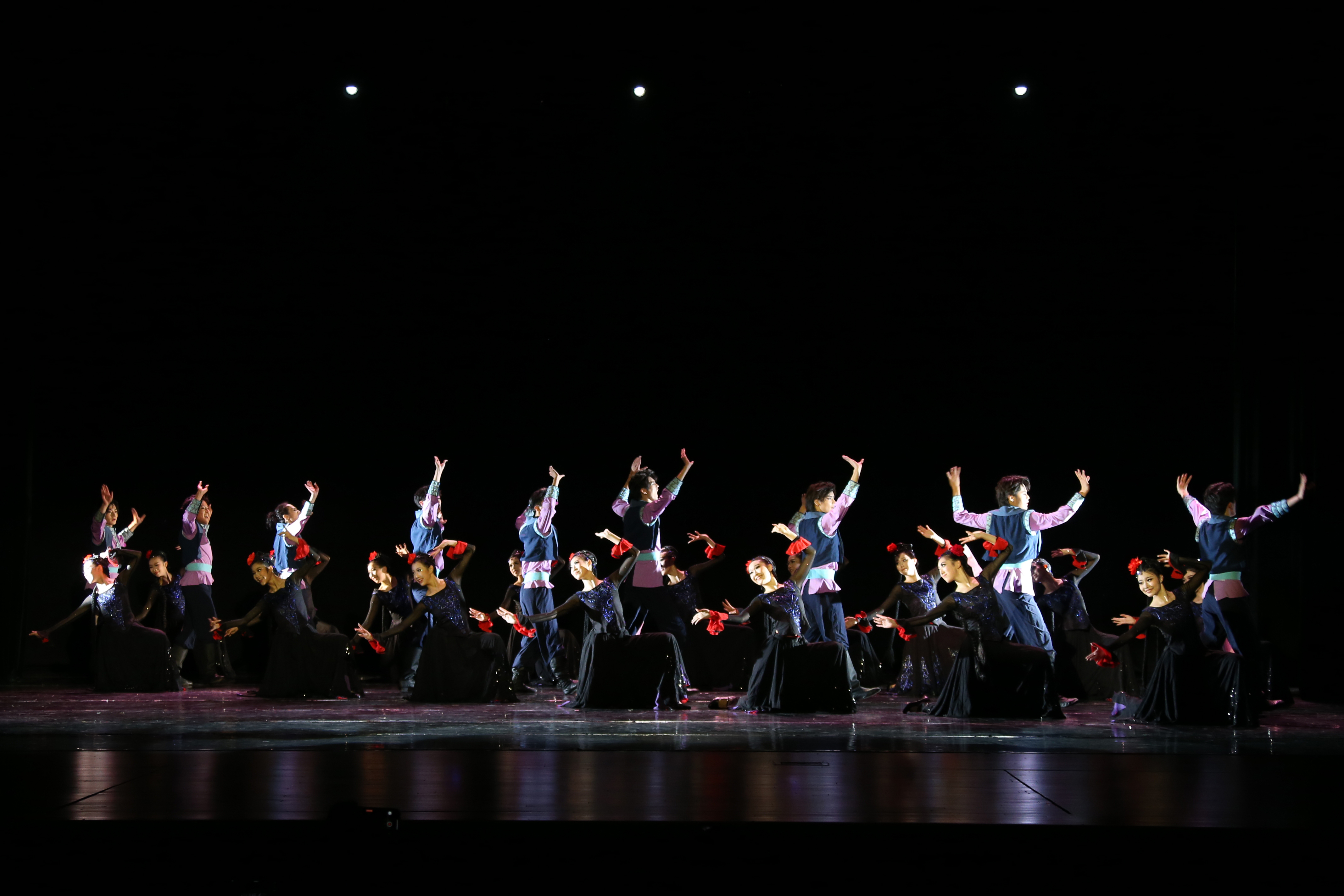 11. 维吾尔族多郎麦西来甫表演性组合-3.JPG