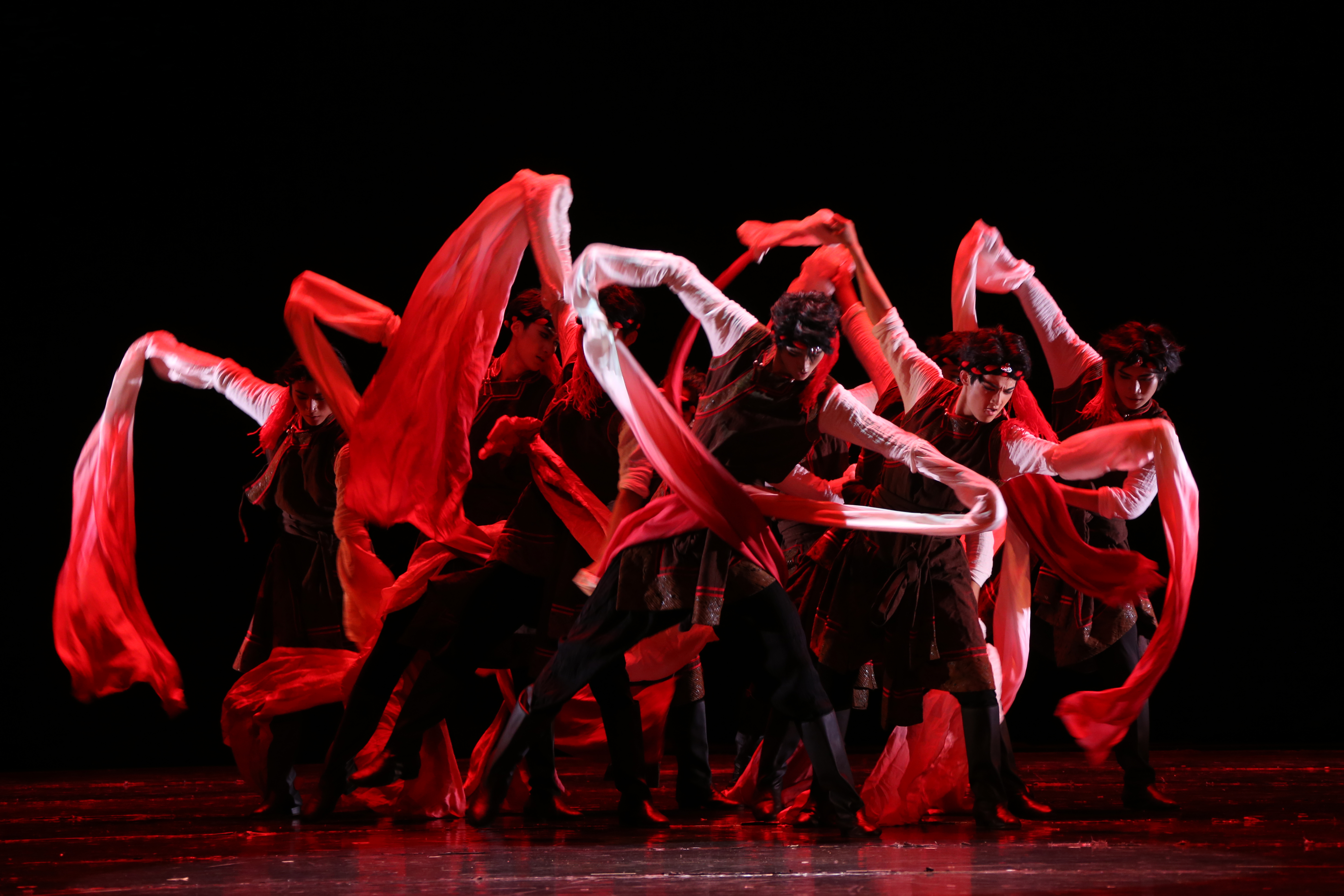 二、6. 藏族卓表演性组合-3.JPG