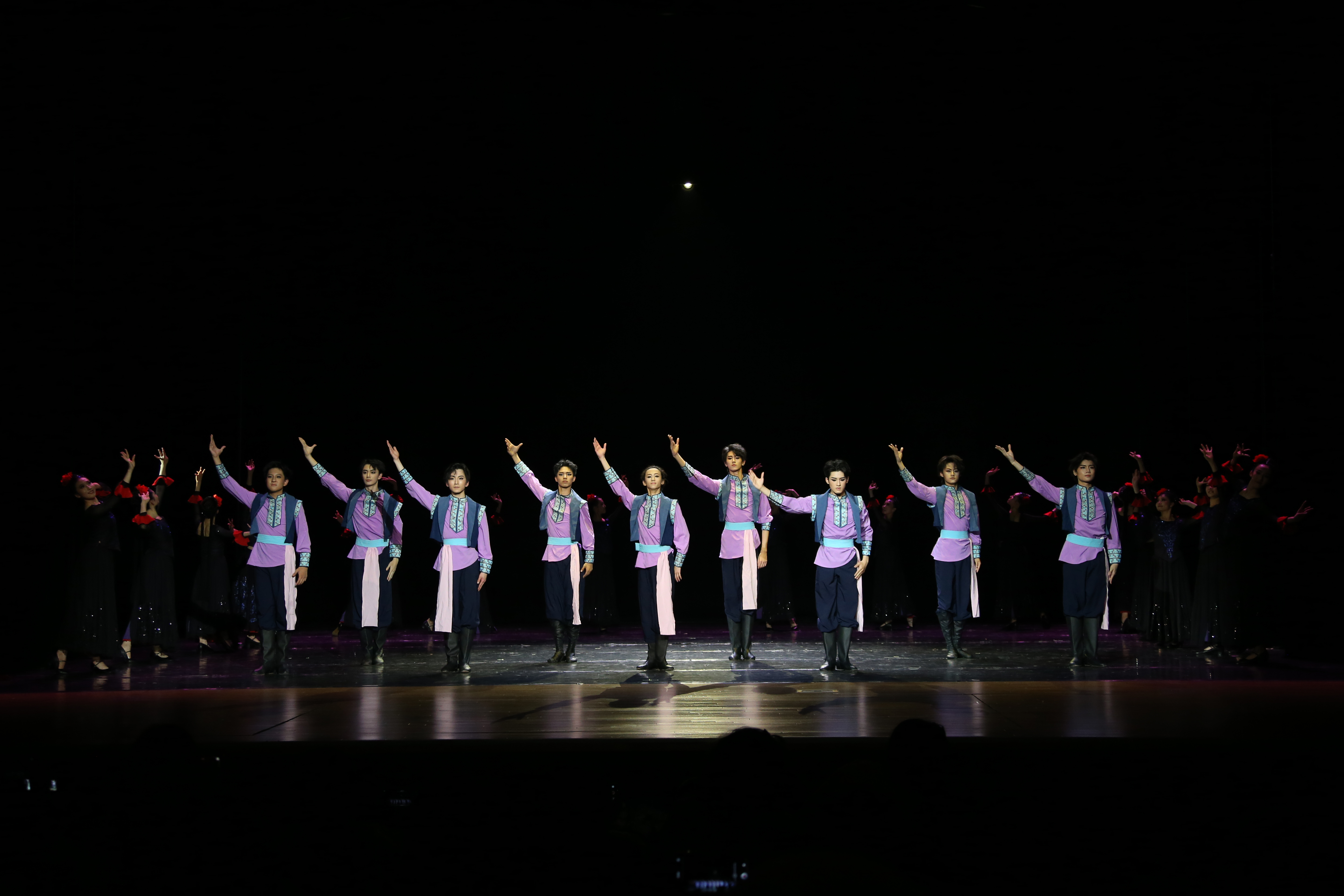 11. 维吾尔族多郎麦西来甫表演性组合-2.JPG