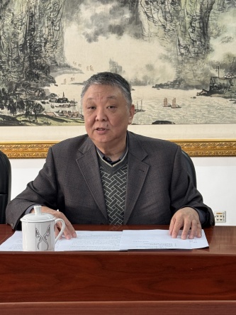 3学院关工委副主任张燕鹰主持