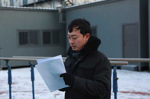 2学生处副主任翟实老师讲解逃生演习路线及注意事项_调整大小