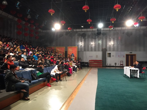 5同学们认真聆听燕守平老师讲课_调整大小