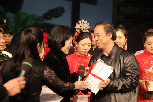 21刘院为天津戏校赠书_调整大小