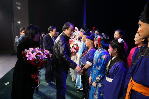 22刘院问候演员_调整大小