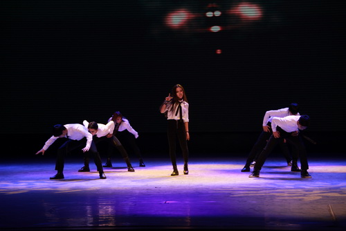 3曲剧2013班—现代舞—《Have a Nice Day》_调整大小