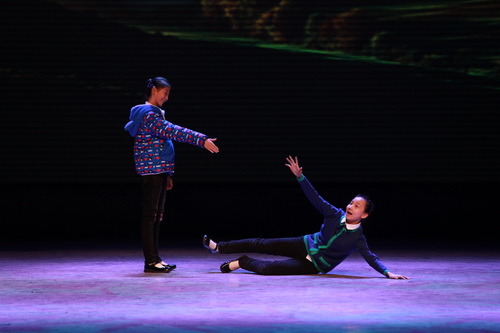 5芭蕾2015班—寓言故事—《农夫与外星人》_调整大小