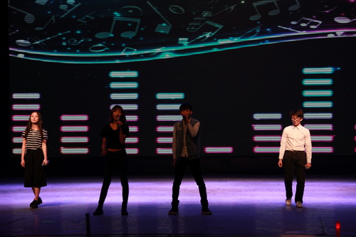 12音乐2012班—歌曲—《你的微笑》_调整大小