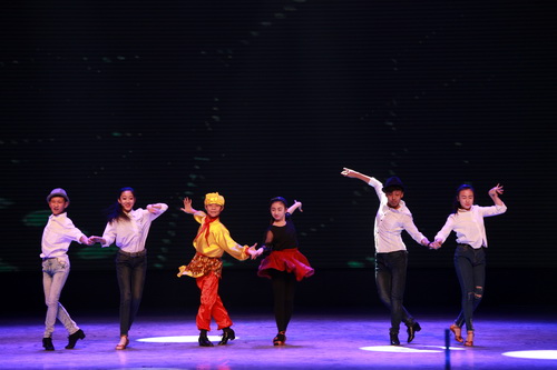 21国标2014班—拉丁舞—《月光宝盒》_调整大小