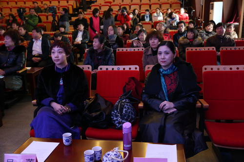 7 吴蕾副院长、许翠副院长参加揭牌仪式_调整大小