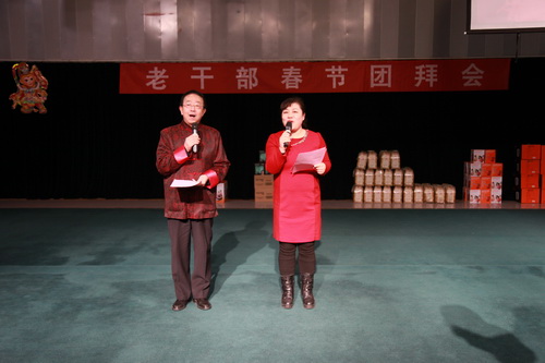 1主持人李连仲、张嵌诗1_调整大小