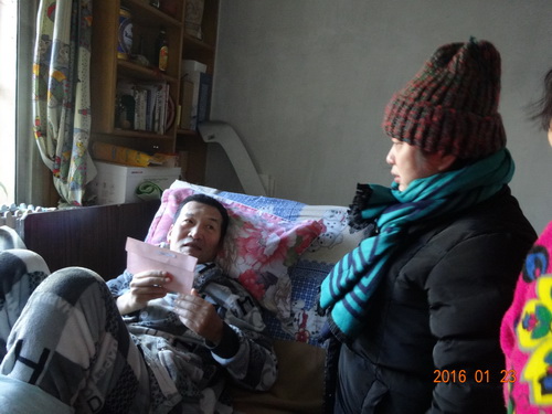 6黄珊珊副院长看望于秀玲老师夫妇6_调整大小