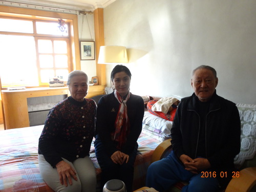 11许翠副院长看望史洁萍老师夫妇11_调整大小