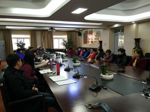 3全体公寓老师参加会议_调整大小