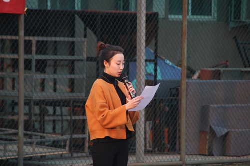 10、教师代表芭蕾2015班班主任张笑笑发言_调整大小