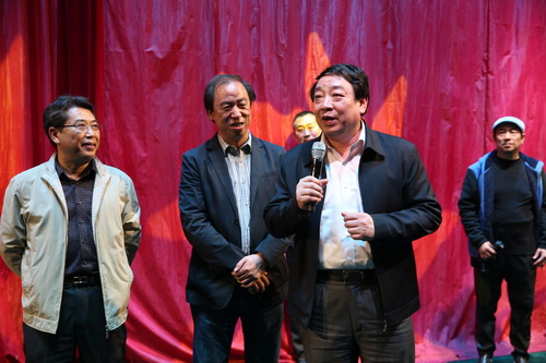 6天津艺术职业学院的院长范恩源讲话_调整大小