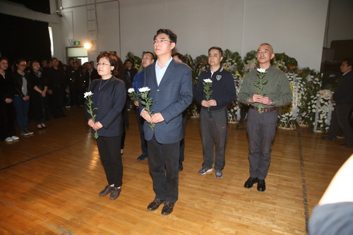 3院领导及京剧系老师对梅葆玖先生逝世表示哀悼_调整大小