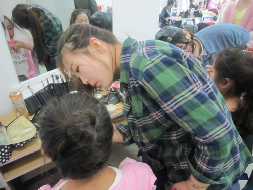 0演员化妆_调整大小