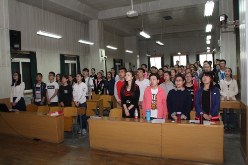 1全体成员唱团歌_调整大小