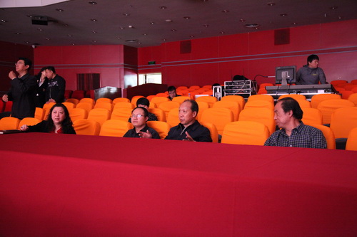 8北京市教委领导检查大赛筹备情况_调整大小