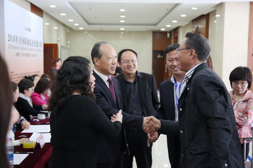 6市教委职成处王东江处长到报到现场检查工作_调整大小