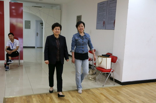 13党委副书记、纪委书记在比赛现场_调整大小