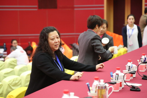 14副院长黄珊珊在比赛现场_调整大小