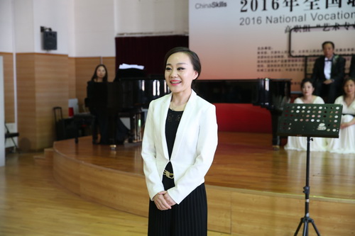 4美声唱法比赛现场_调整大小