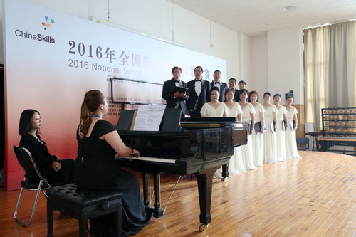 7美声唱法比赛现场_调整大小