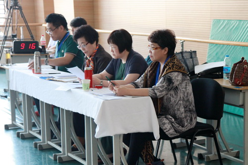 1通俗唱法评委_调整大小