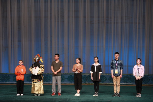 6颁奖现场_调整大小