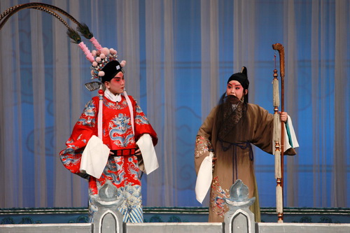 8我院学生杨腾参加教学交流展示活动_调整大小