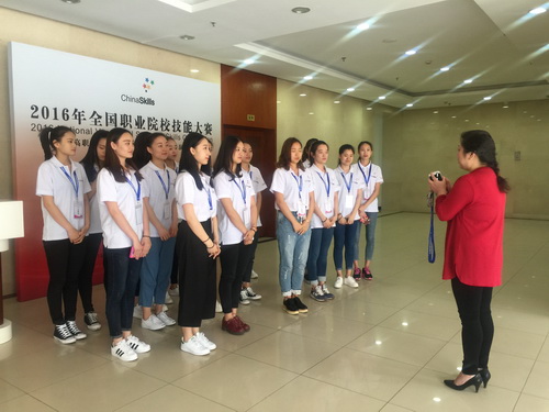 7志愿者在行动_调整大小