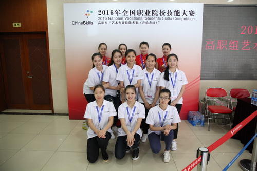 10志愿者在行动_调整大小