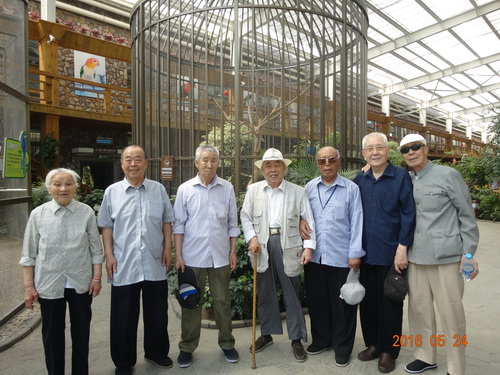 3部分老干部合影3_调整大小