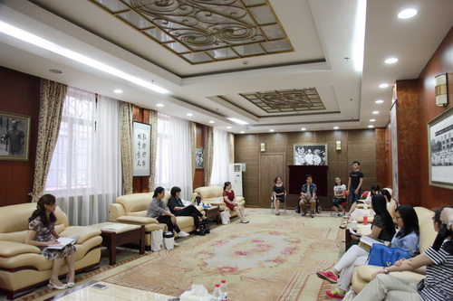 8演出后座谈会现场_调整大小