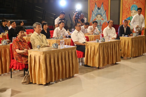 8听评书《红楼梦》_调整大小