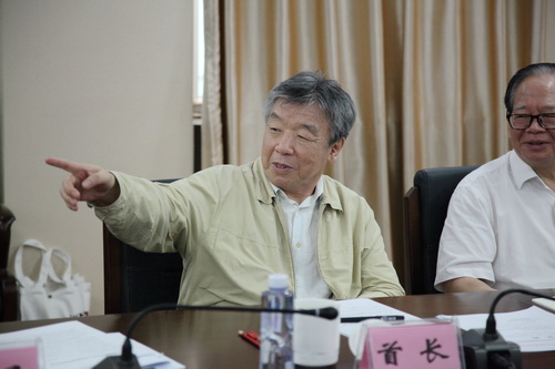 20卢主席讲话_调整大小