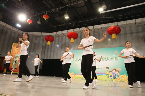 14汇报现场_调整大小