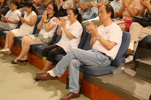 17汇报现场_调整大小