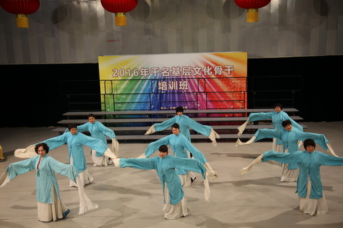 2评剧班精彩展示_调整大小