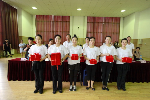 9 合影_调整大小