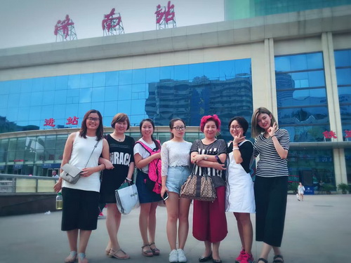 10舞美系师生团队_调整大小