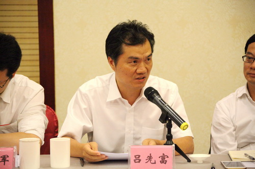 4 市文化局副局长吕先富讲话_调整大小