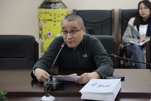 14北戏教务处副主任王硕主持研讨会议_调整大小