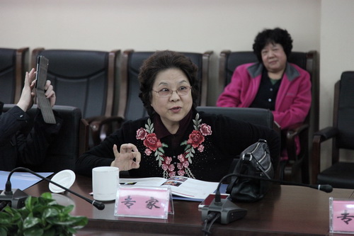 19专家刘玉玲对演出进行点评_调整大小