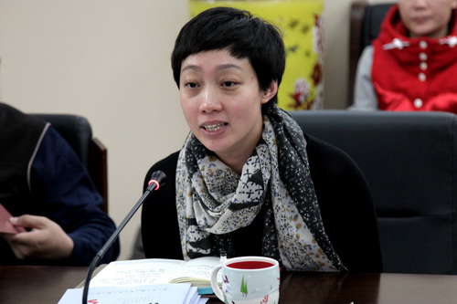 24北戏副院长吴蕾对演出进行点评_调整大小