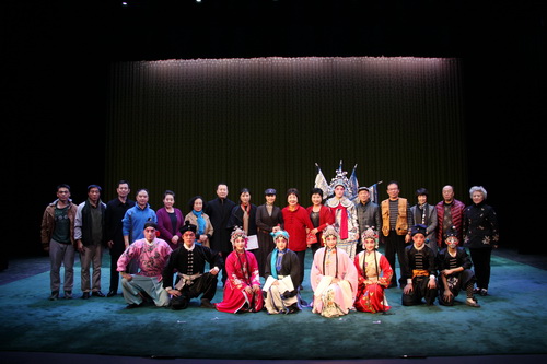 7演出结束后合影_调整大小