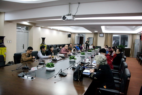 10研讨会现场_调整大小